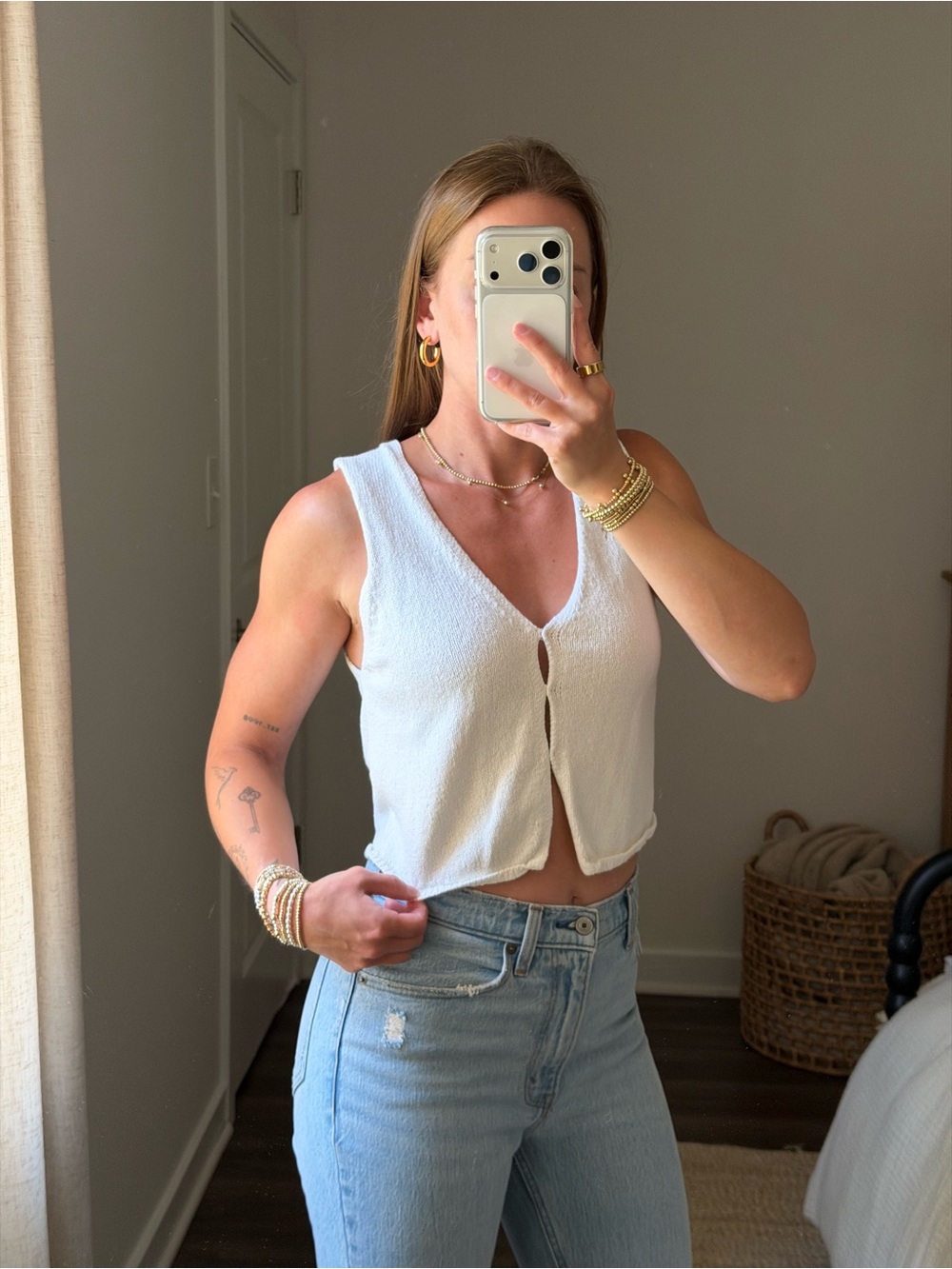 Wilfred White Cropped V-Neck Tank